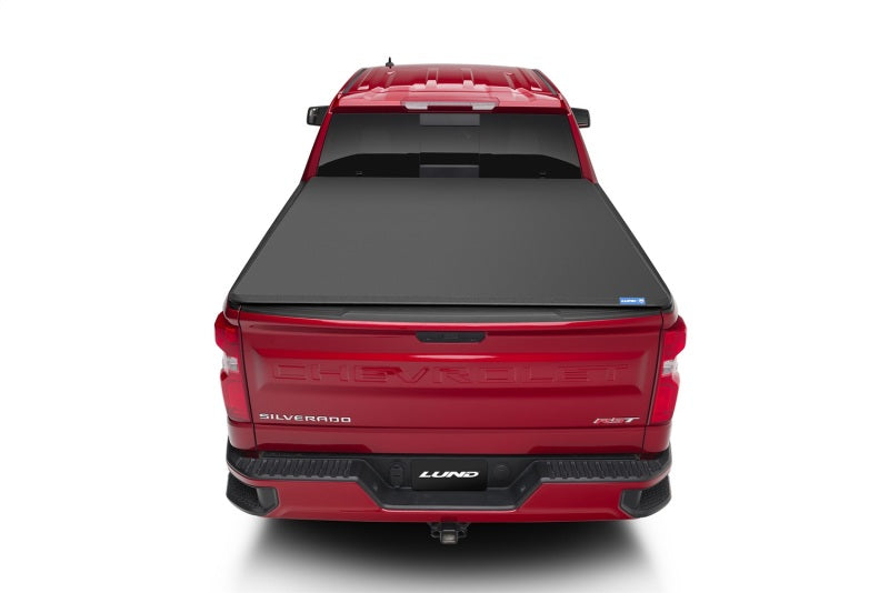 Lund 19-23 Chevrolet Silverado 1500 (5.5ft. Bed) Genesis Elite Tri-Fold Tonneau Cover - Black