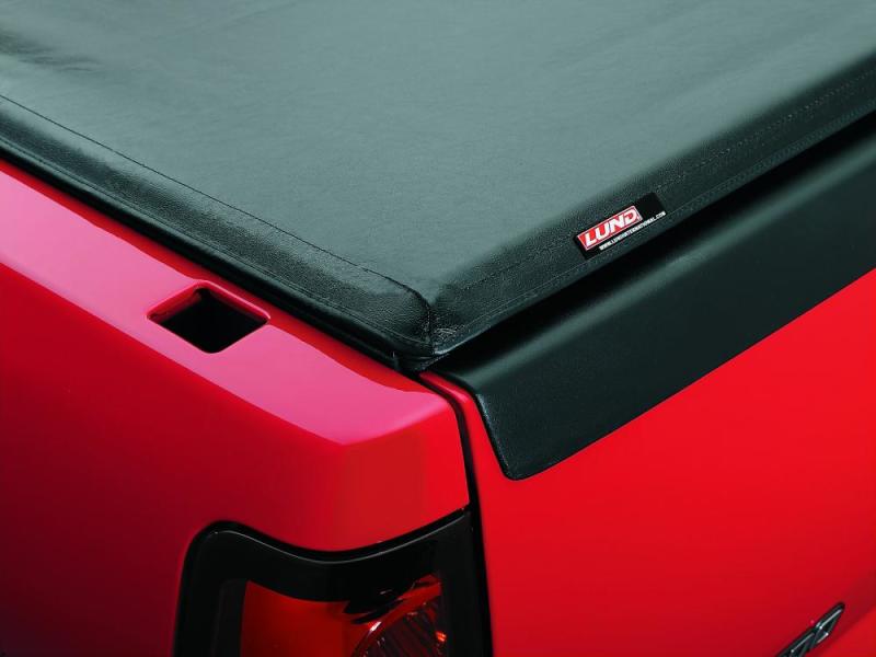 Lund 99-13 Ford F-250 Super Duty (8ft. Bed) Genesis Roll Up Tonneau Cover - Black