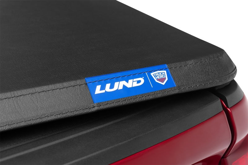 Lund 19-23 Chevrolet Silverado 1500 (5.5ft. Bed) Genesis Tri-Fold Tonneau Cover - Black